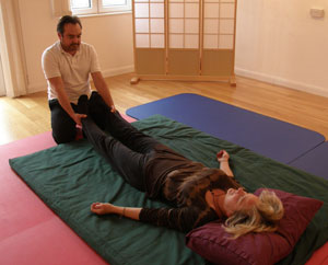 Aligning the pelvis, Peter Scruby Therapies